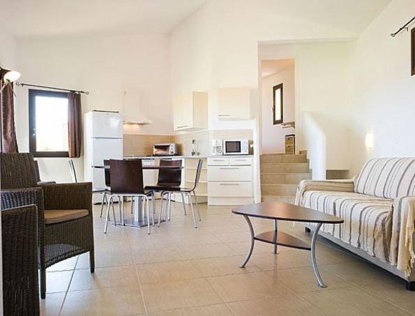 Residence A Rundinella Порто-Векио Екстериор снимка